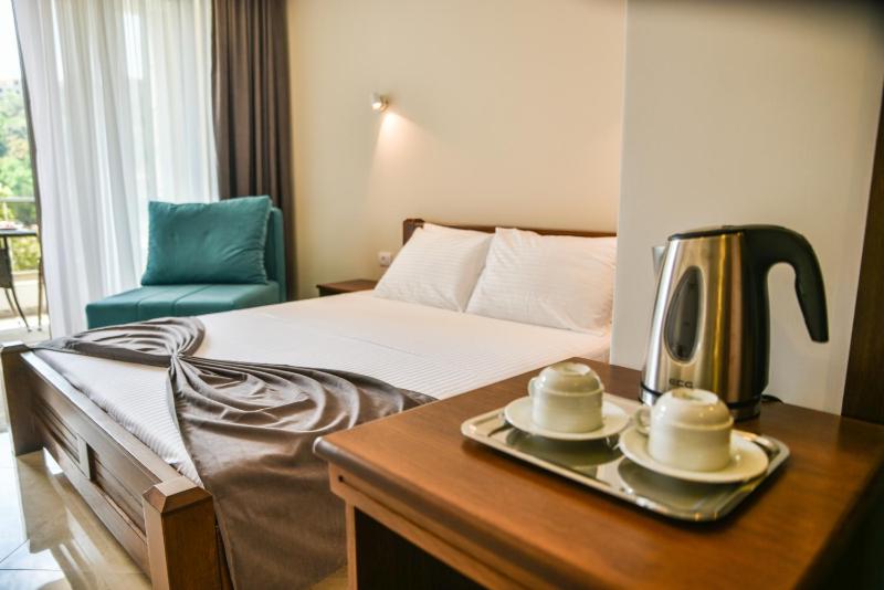 Triple Room with Sea View image 4