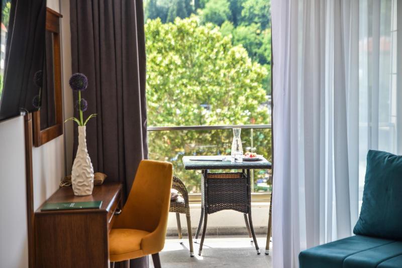 Triple Room with Sea View image 1