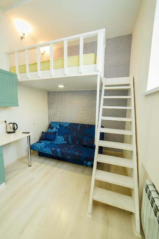 Apartment with Shower image 2