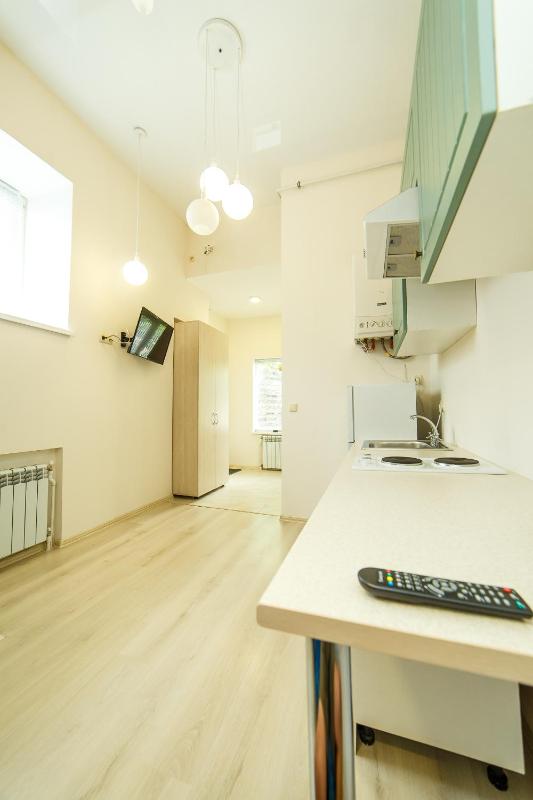 Apartment with Shower image 4