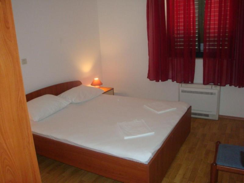 Apartments Cepo - image 14