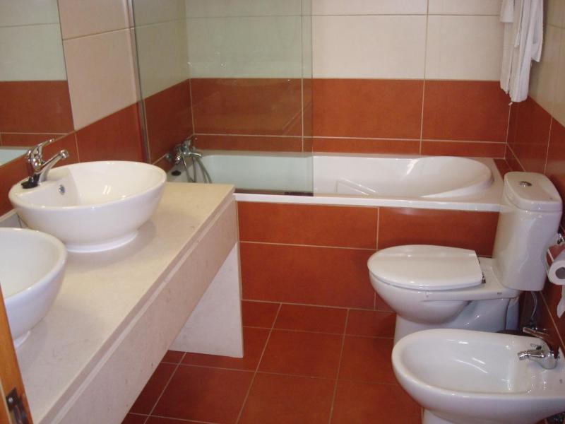 Studio (2 Adults) image 3