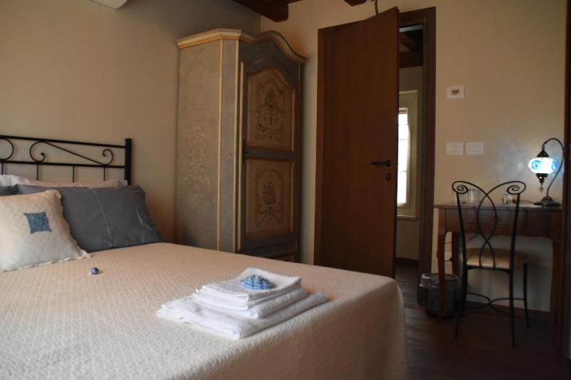 Economy Double Room image 4