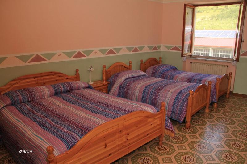 Quadruple Room with Bathroom image 2