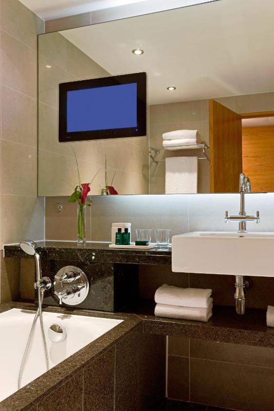 Luxury King Room image 3