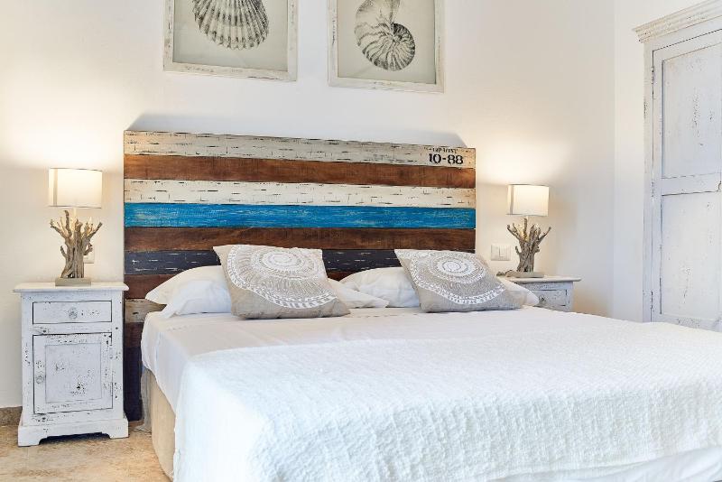 Double Room with Sea View image 3