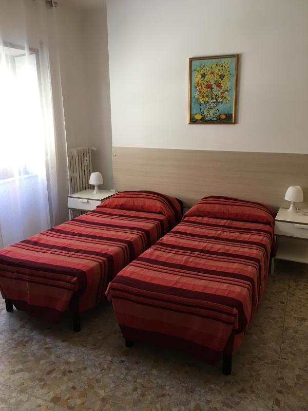 Double or Twin Room image 3