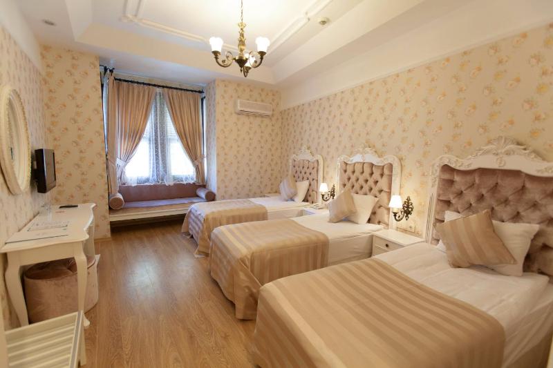 Standard Triple Room image 1