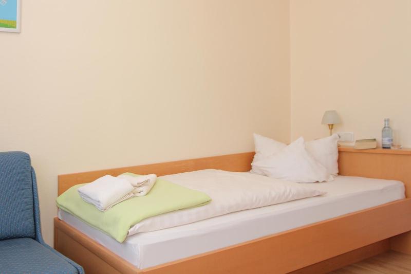 Single Room image 4
