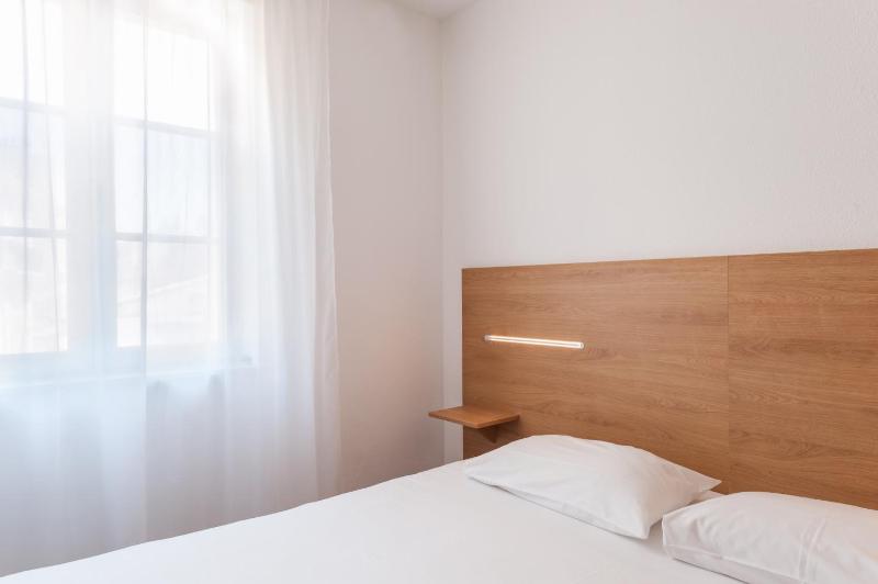 Residhotel Vieux Port - image 7