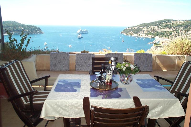Studio with Sea View image 2