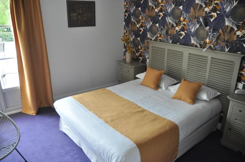 Deluxe Double Room with Terrace image 1