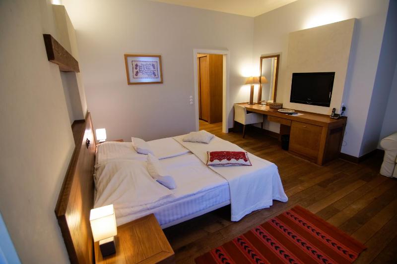 Double Room with Balcony image 1