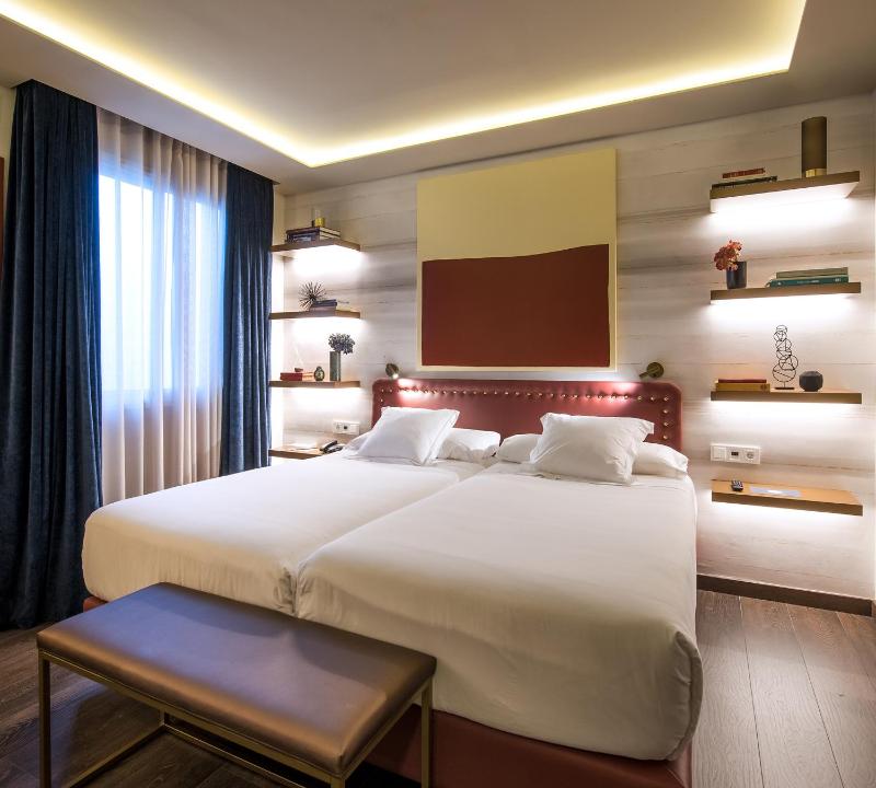 Two Connecting Double Rooms image 2