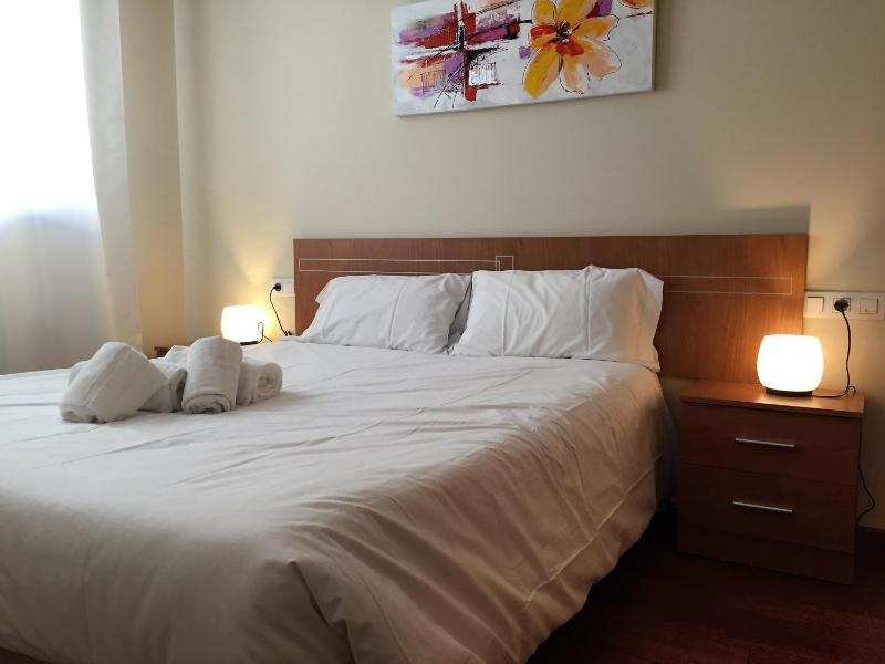 One-Bedroom Apartment image 4