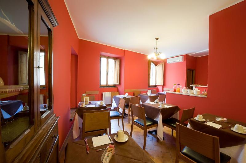 Hotel Properzio - image 32