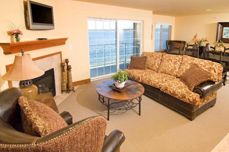 One-Bedroom Apartment image 4