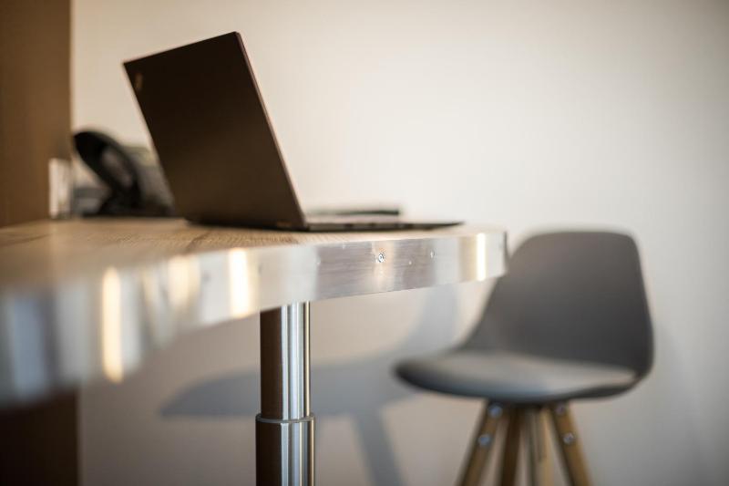 Superior Twin Room image 3