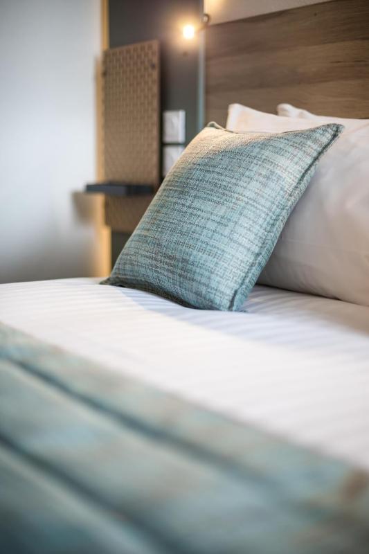 Superior Double Room image 3