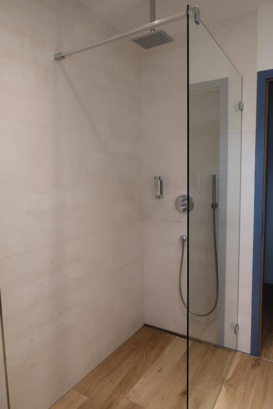 One-Bedroom Apartment image 2