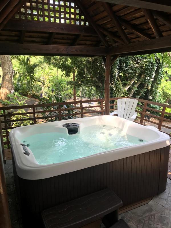Hale Maluhia Country Inn - image 31