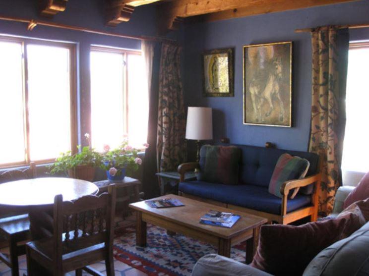 Queen Suite image 2