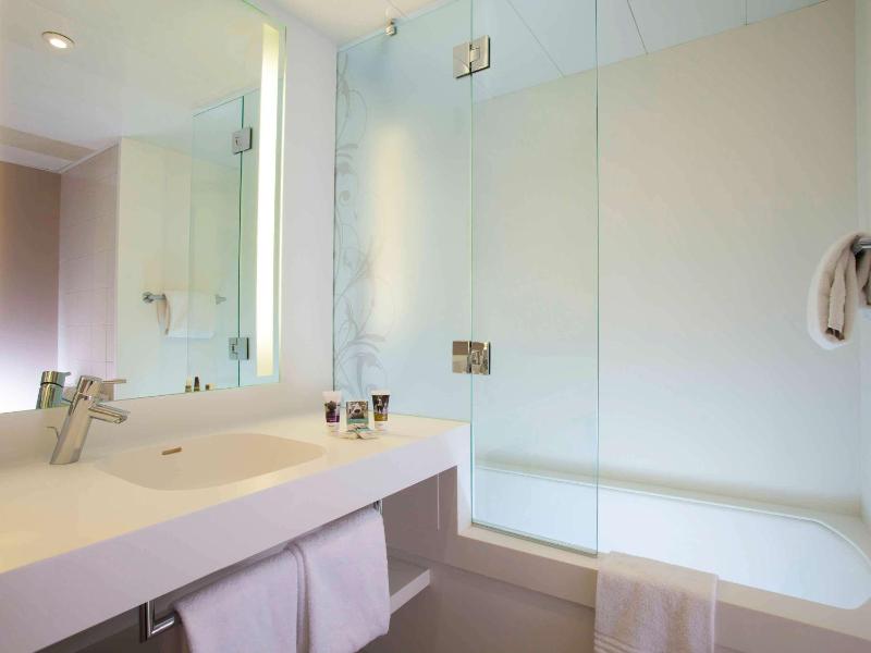 Classic Twin Room image 3