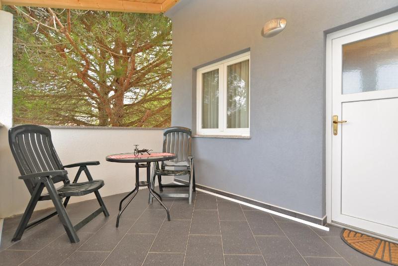 Studio Apartment image 3