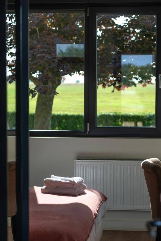 Double Room with Garden View image 3