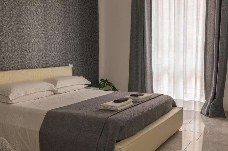 Double Room with Balcony image 3