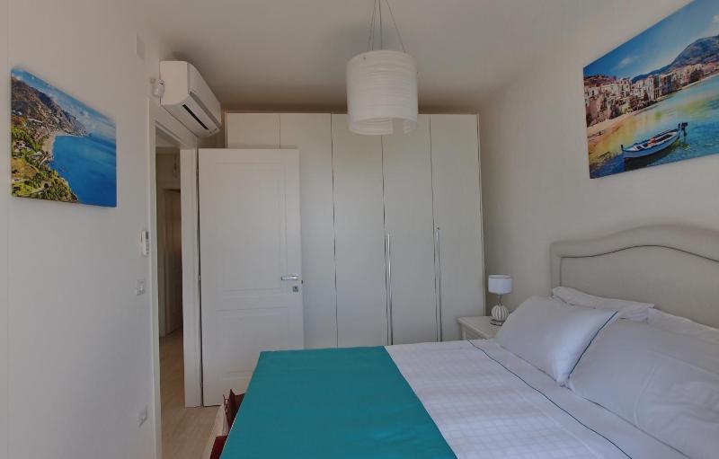 Villa with Sea View image 4
