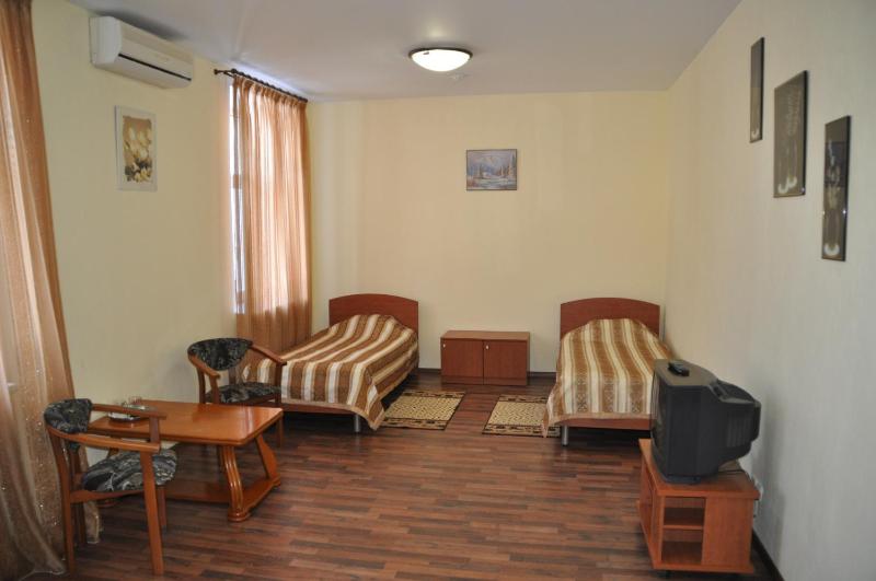 Standard Triple Room image 1