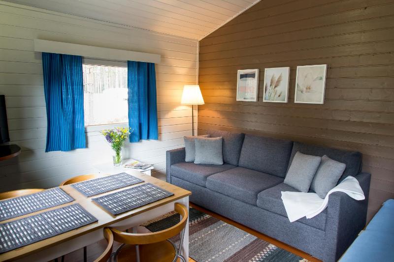 Cottage with Shared Bathroom (2 Adults + 2 Children) image 2