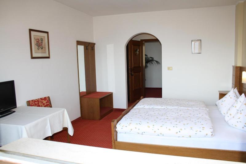 Double Room image 4