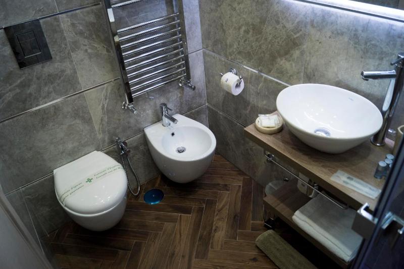 Junior Suite image 2