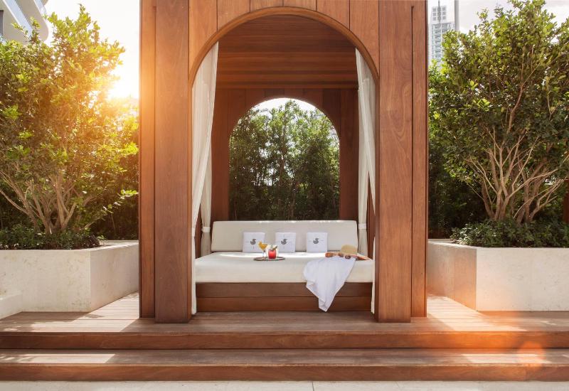 SLS LUX Brickell - image 15