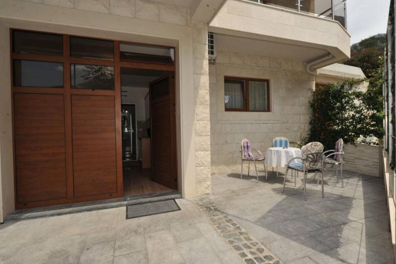 Apartment with Terrace image 2