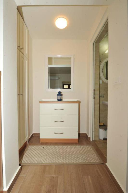 Studio Apartment image 2
