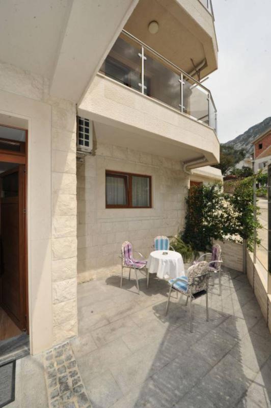 Apartment with Terrace image 3