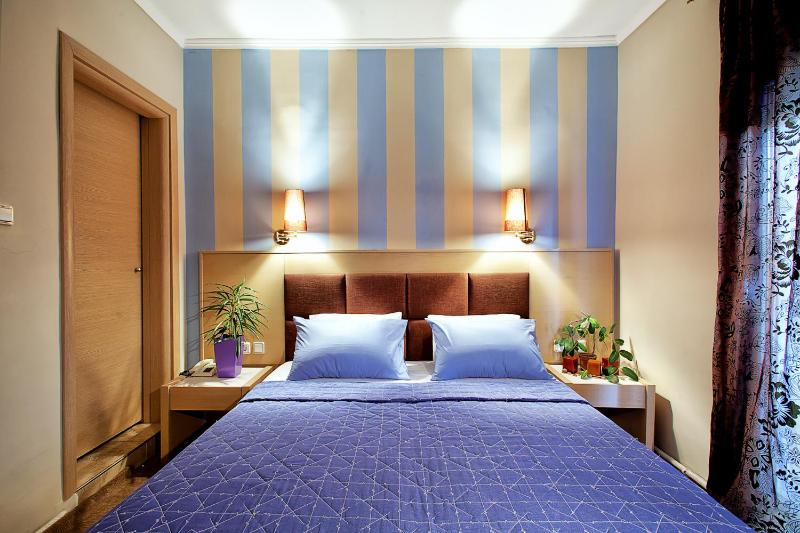 Standard Double Room with Lake View image 1