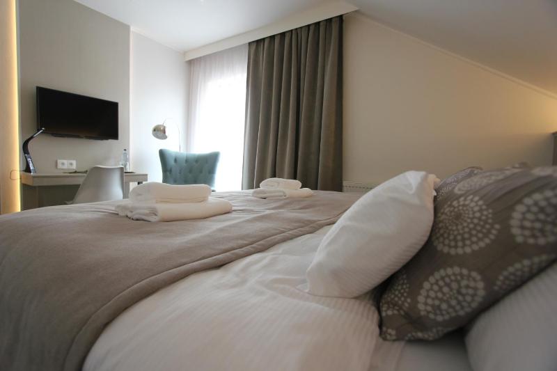 Standard Double Room with Air-Condition image 2