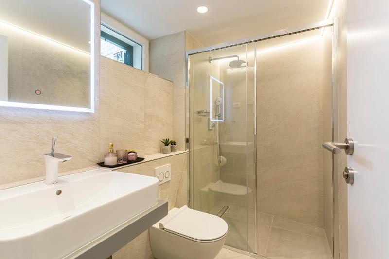Deluxe Double Room with Shower image 2