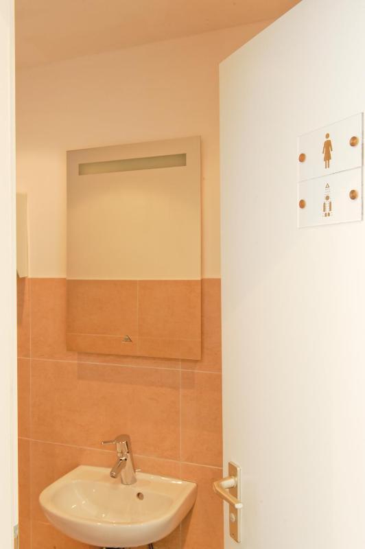 Economy Double Room with Shared Bathroom and Toilet image 2