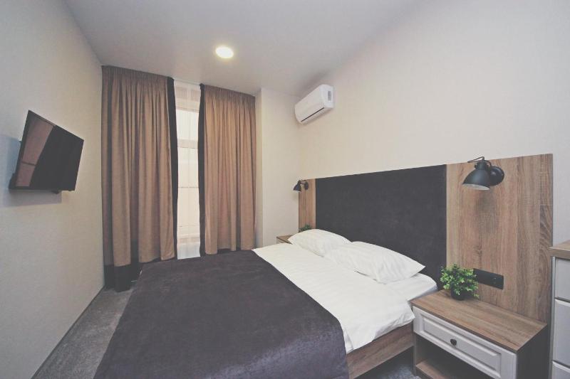 One-Bedroom Suite image 2