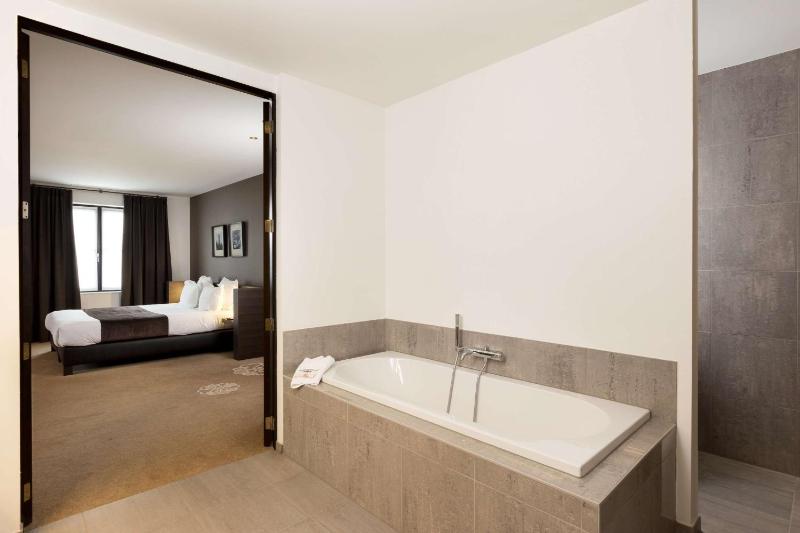 King Suite image 2