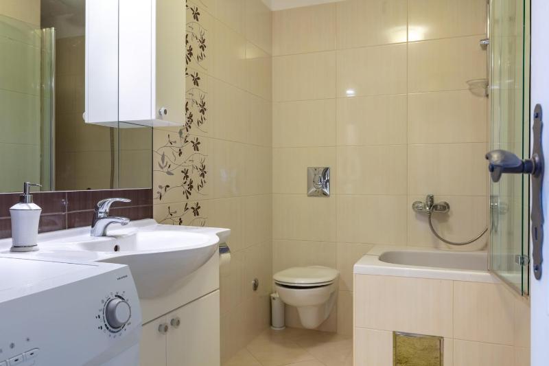 Villa Mama - Traditional Apartments in Omis free parking - image 10