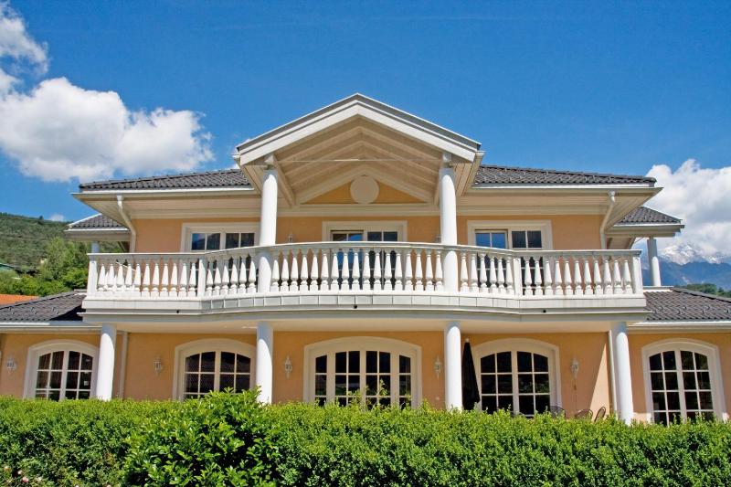 Villa image 2
