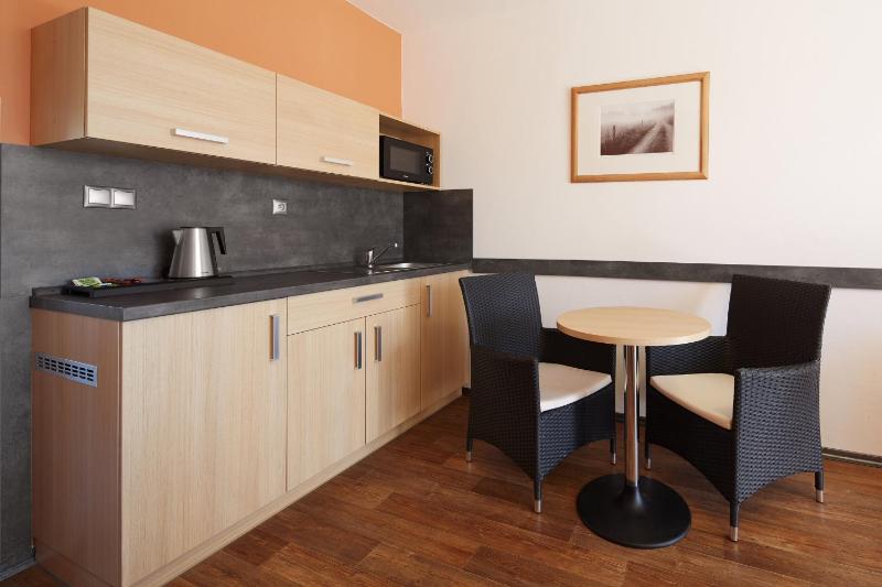 Double or Twin Room image 3