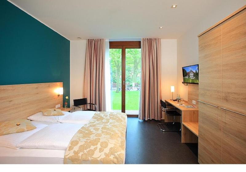 Single Room with Garden View image 4
