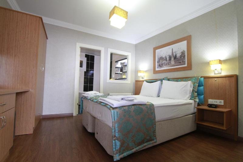 Family Connecting Rooms image 4